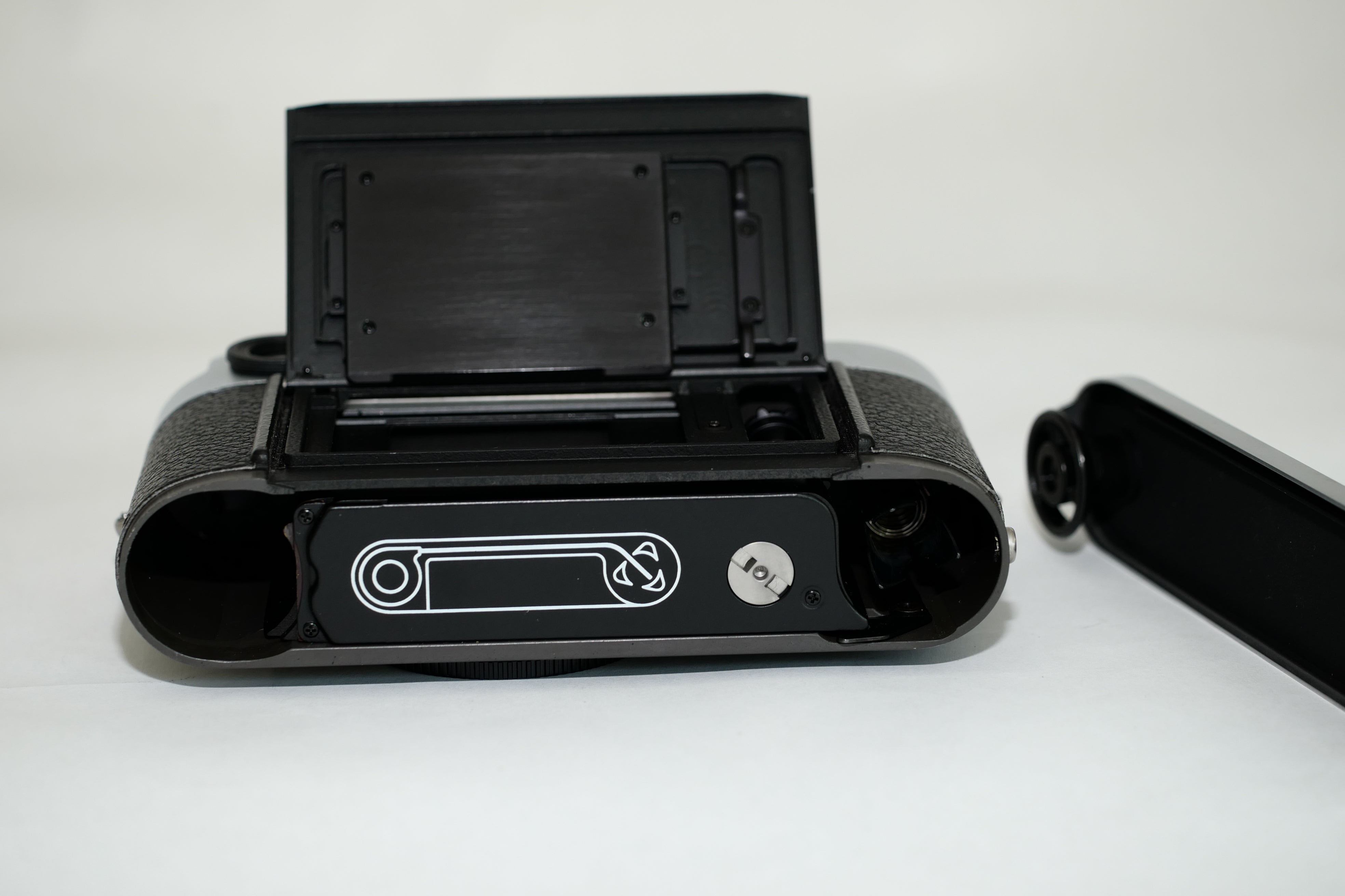 Pre-Owned Leica M-A (Typ 127) Silver