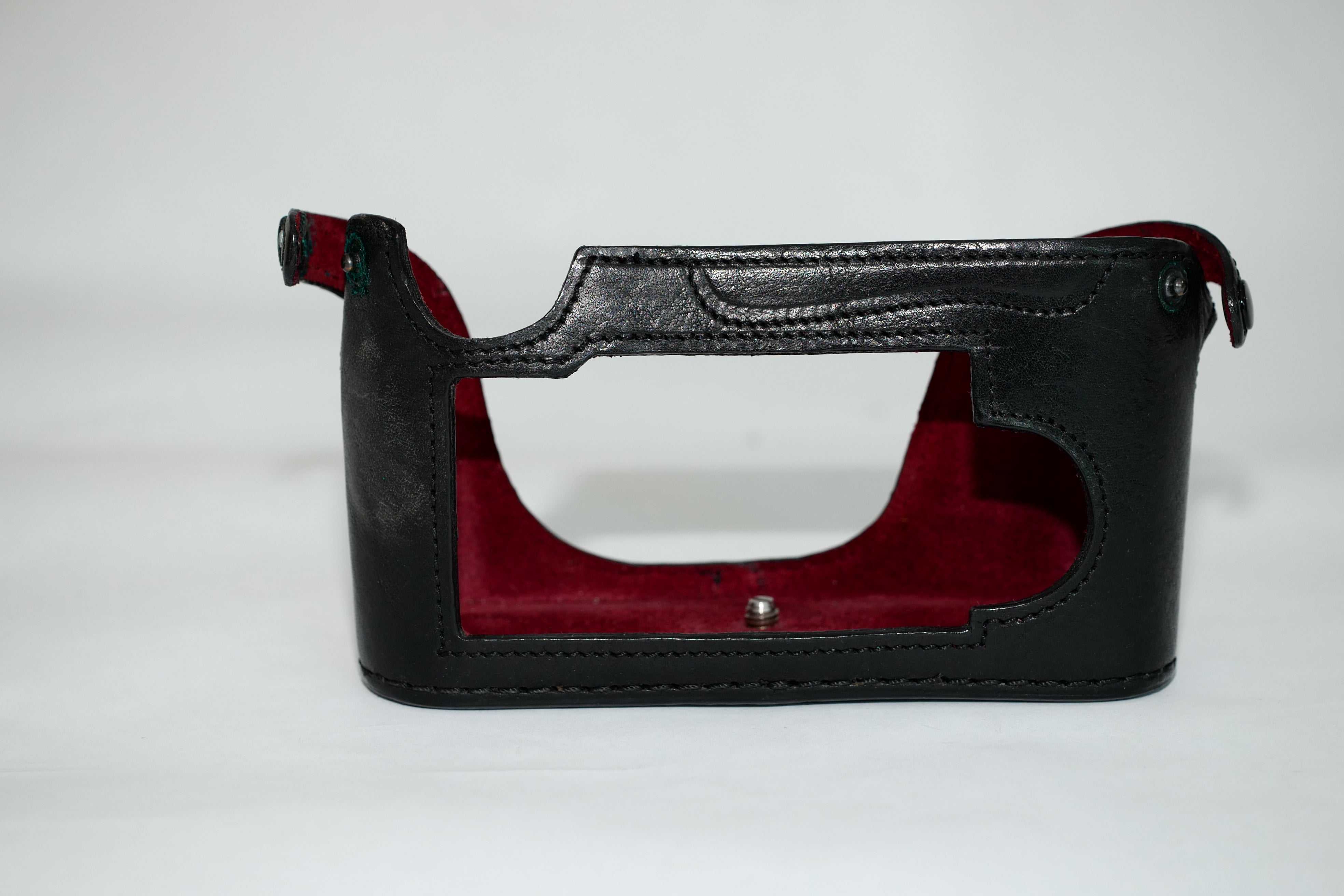 Pre-Owned Leica M8 Half Case