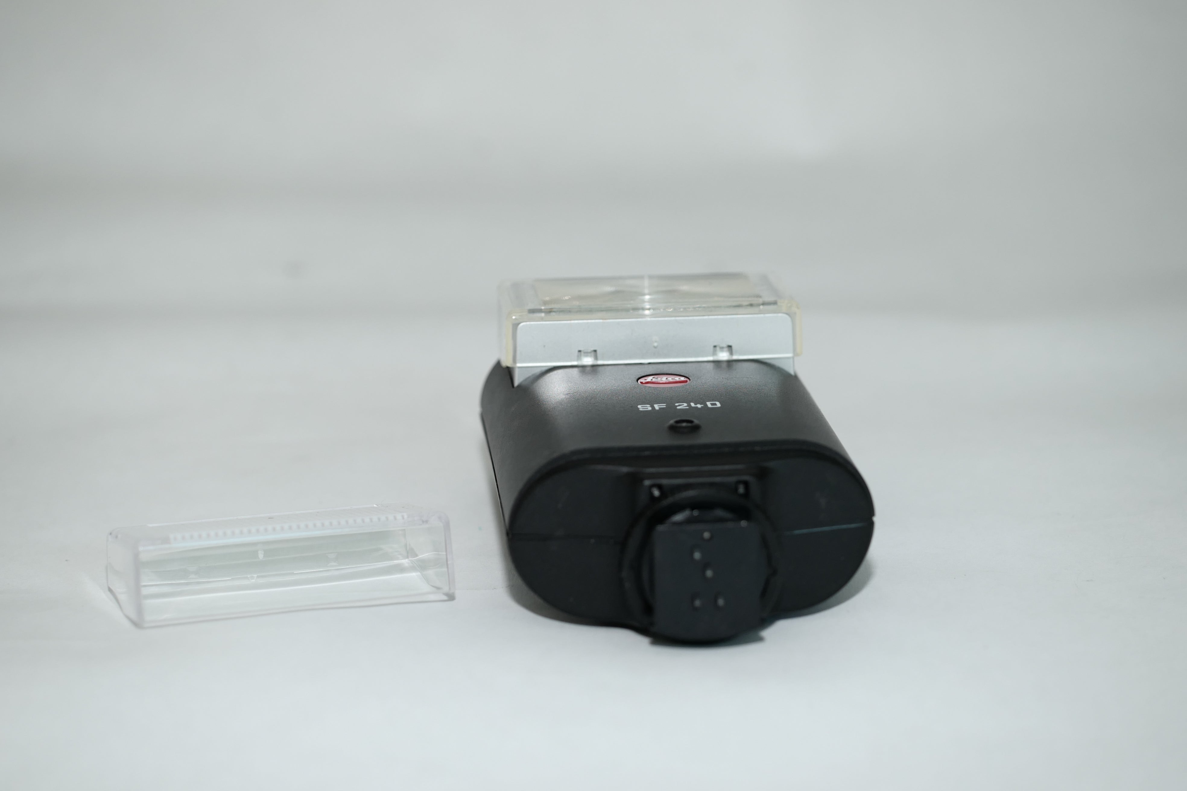 Pre-Owned Leica SF 24D Flash Unit- Black