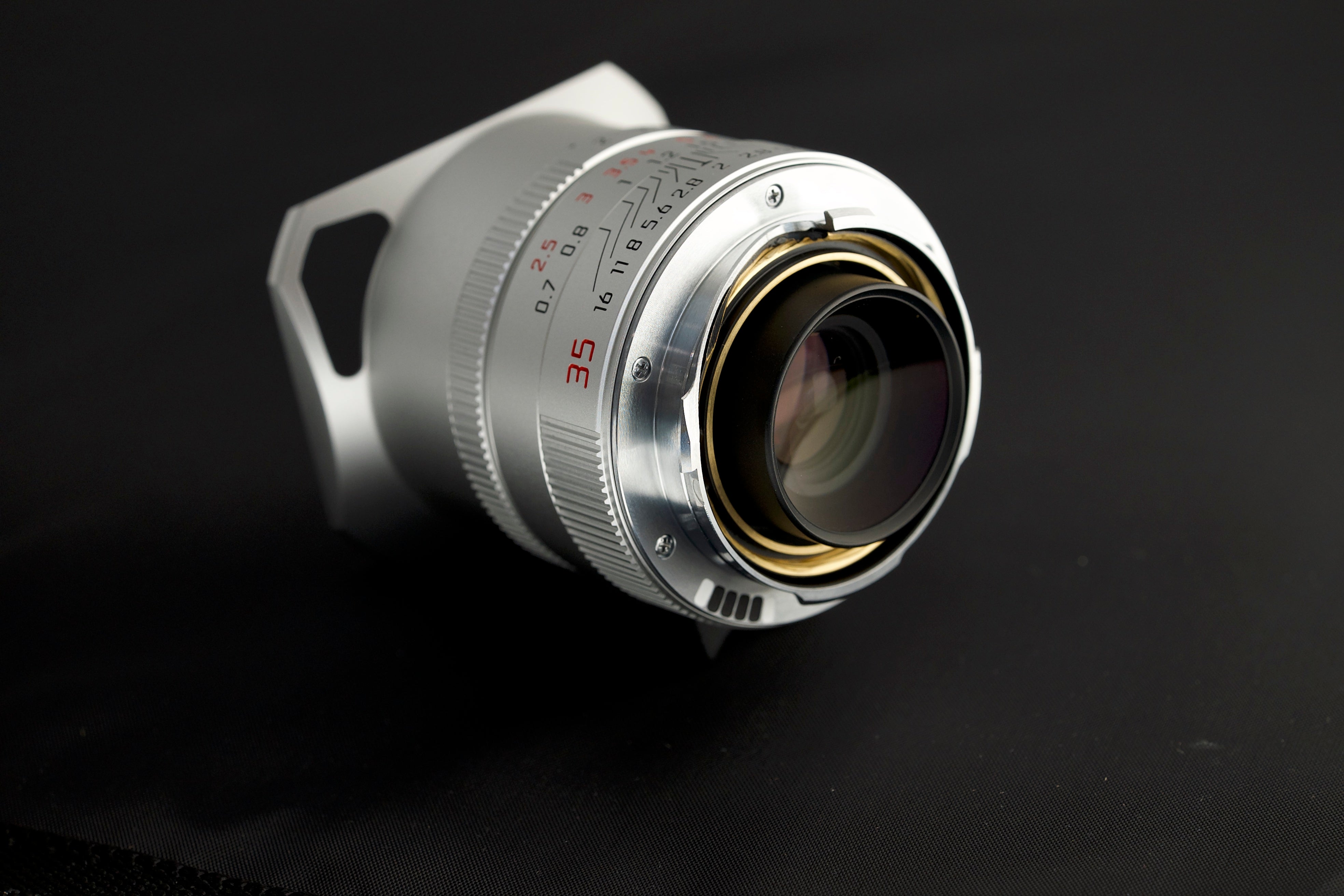 Pre-Owned Leica Summicron-M 35mm f/2 ASPH Lens (Silver)