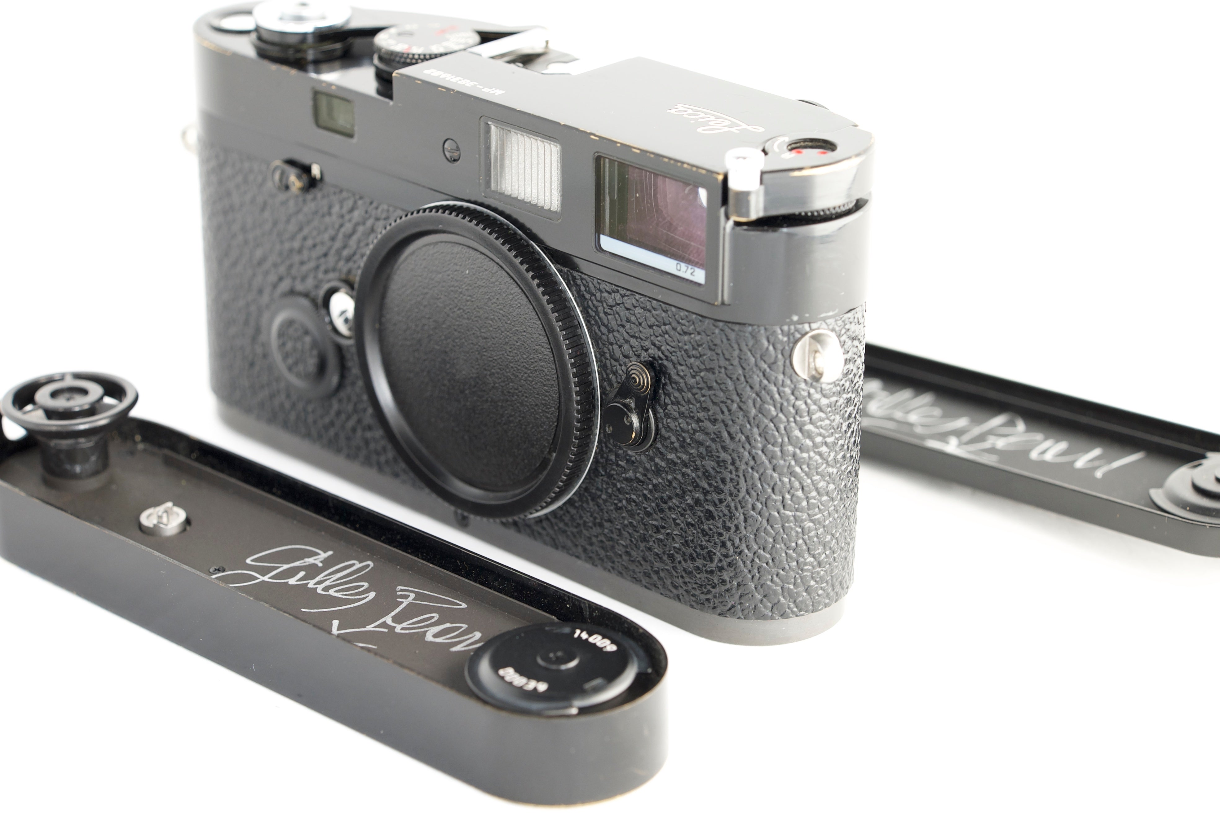 Pre-Owned Signed Original Leica MP 0.72 Black w/Vit