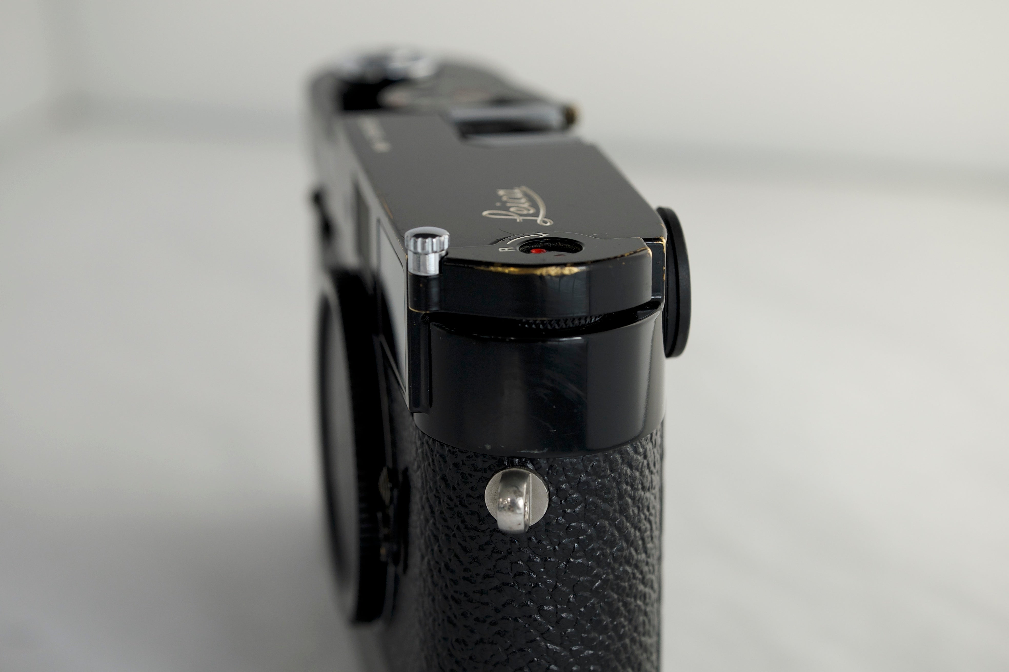 Pre-Owned Signed Original Leica MP 0.72 Black w/Vit