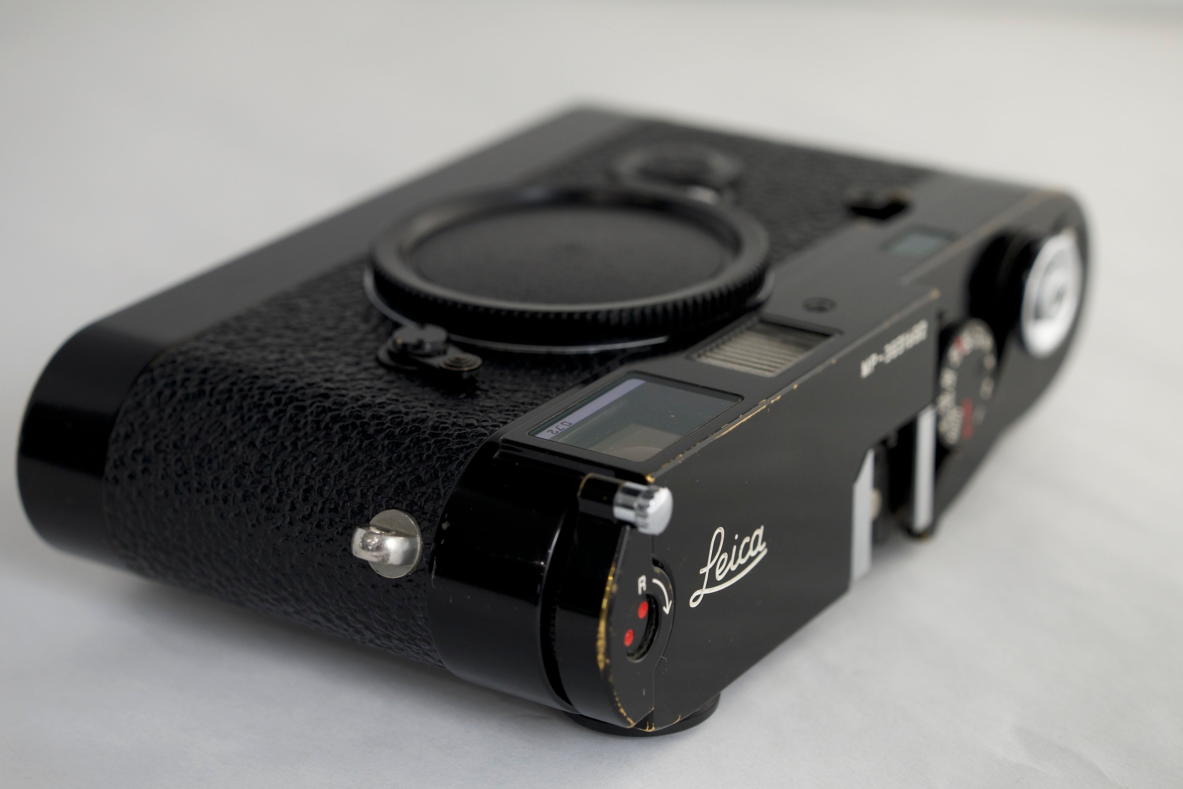 Pre-Owned Signed Original Leica MP 0.72 Black w/Vit