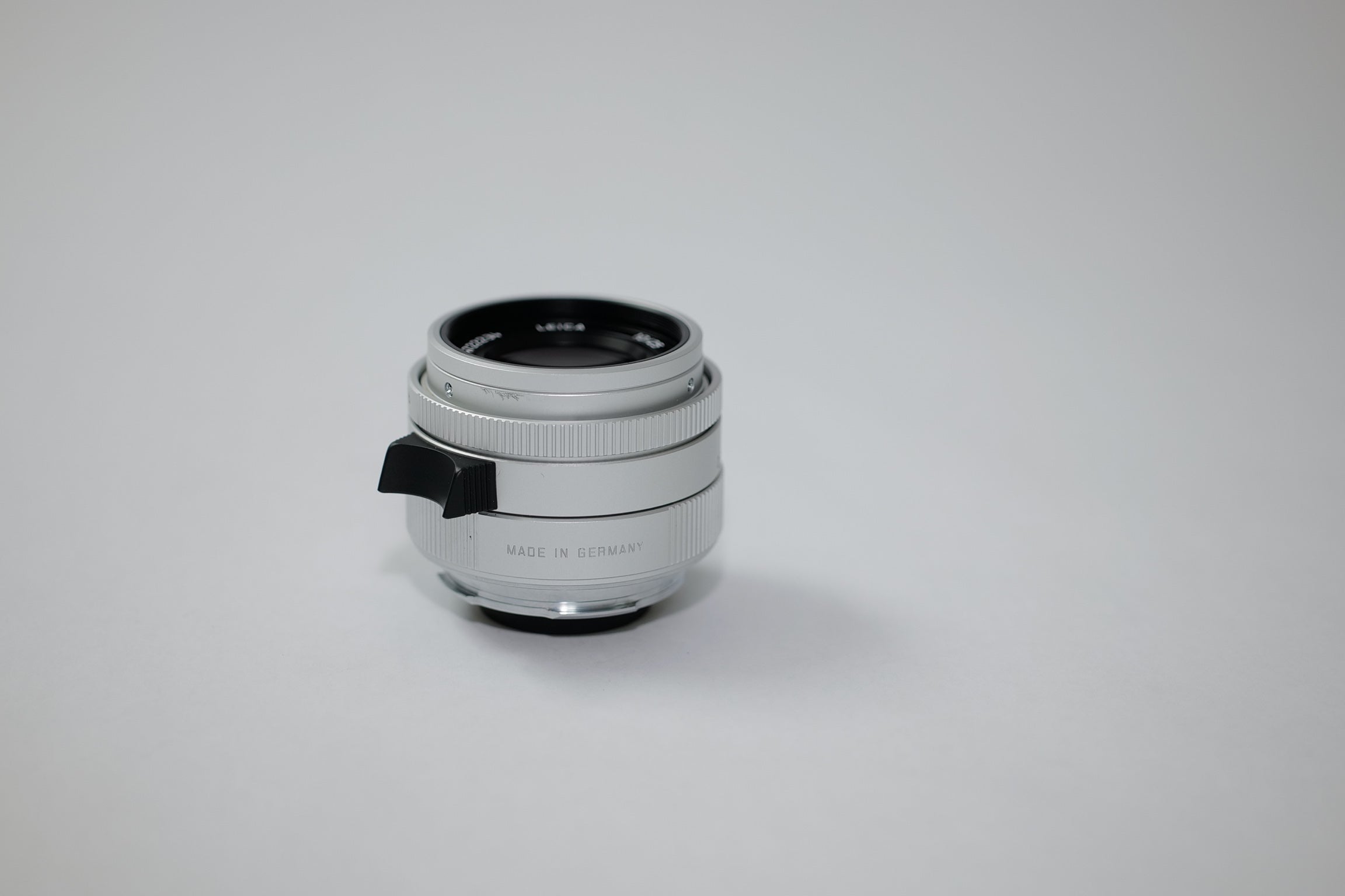 Pre-Owned Leica M-P (TYP 240) 35MM F/2 Lens 10915 (CANADA EDITION)