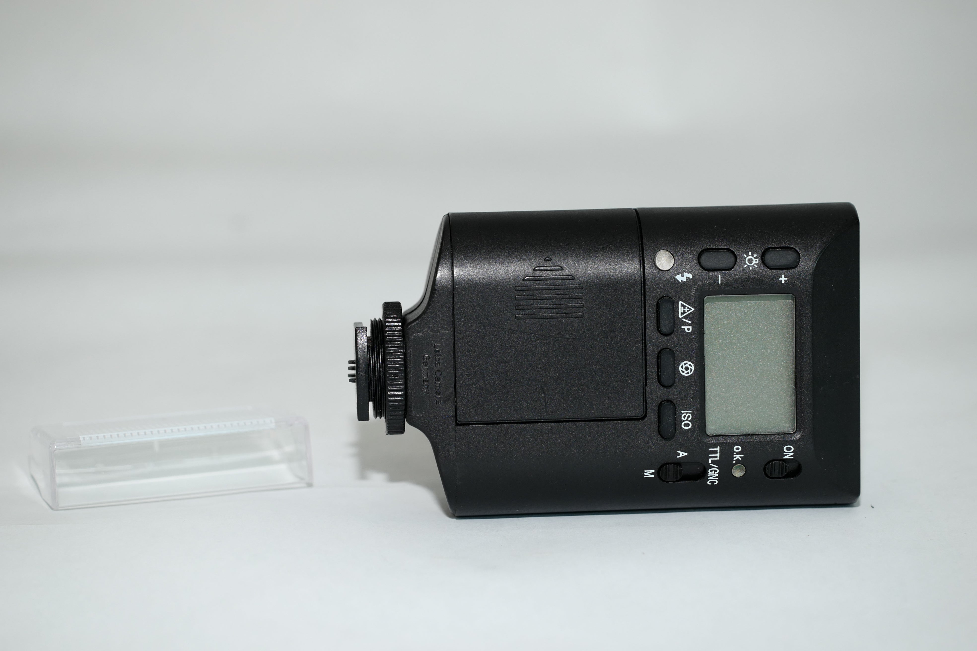 Pre-Owned Leica SF 24D Flash Unit- Black