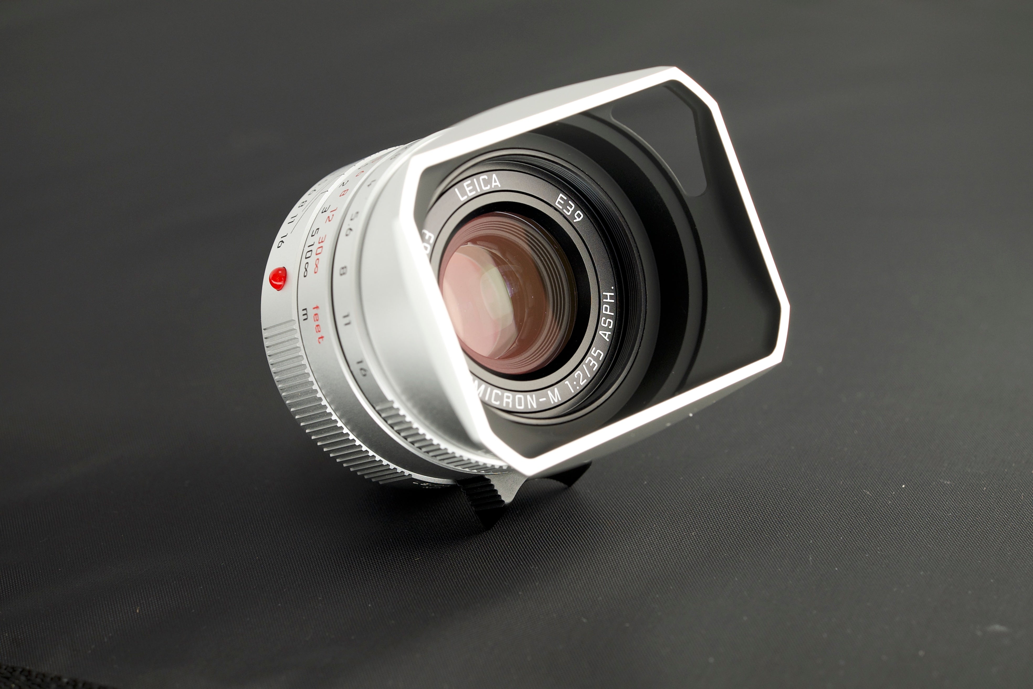 Pre-Owned Leica Summicron-M 35mm f/2 ASPH Lens (Silver)