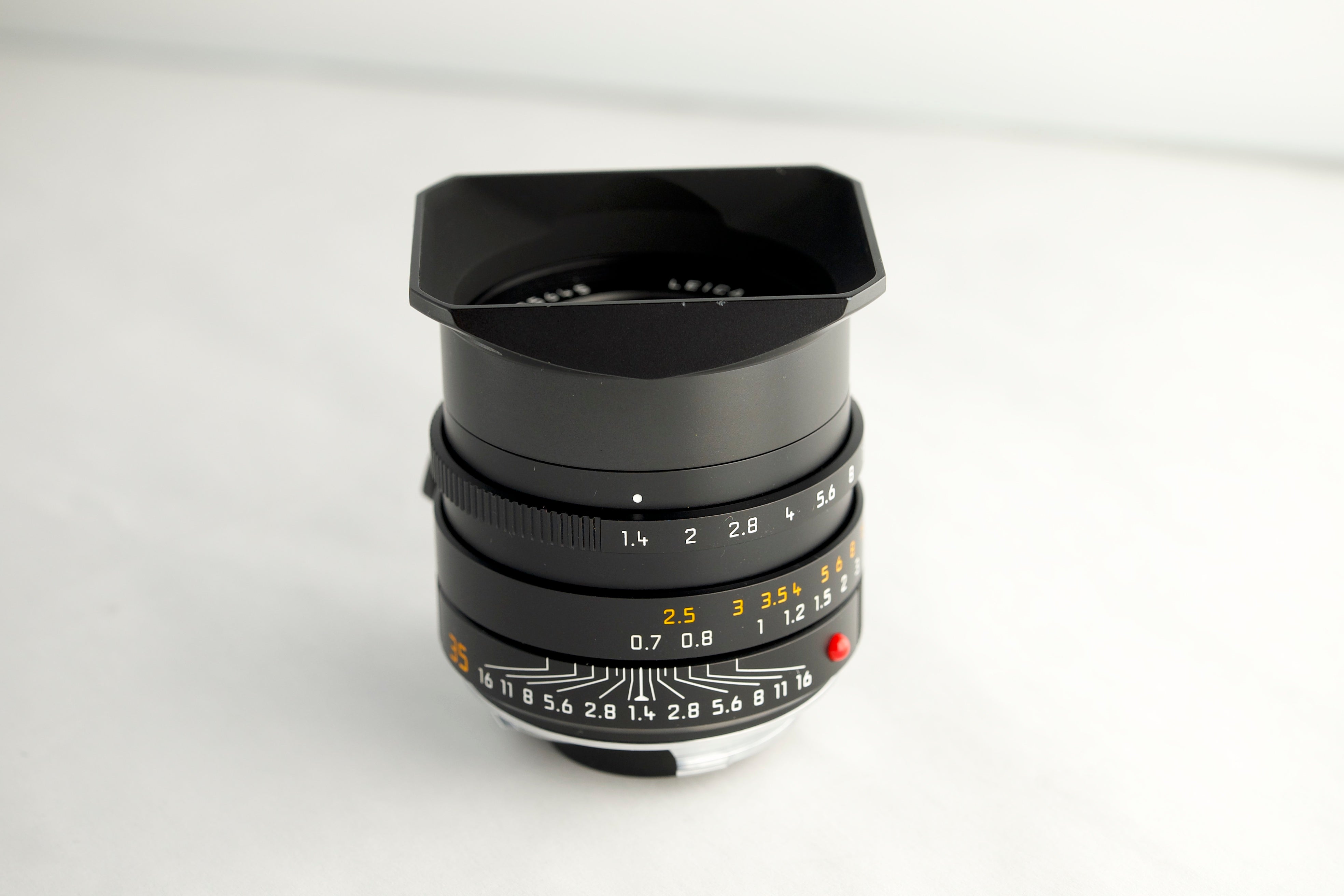 Pre-Owned Leica Summilux-M 35mm f/1.4 ASPH. Lens (Black)