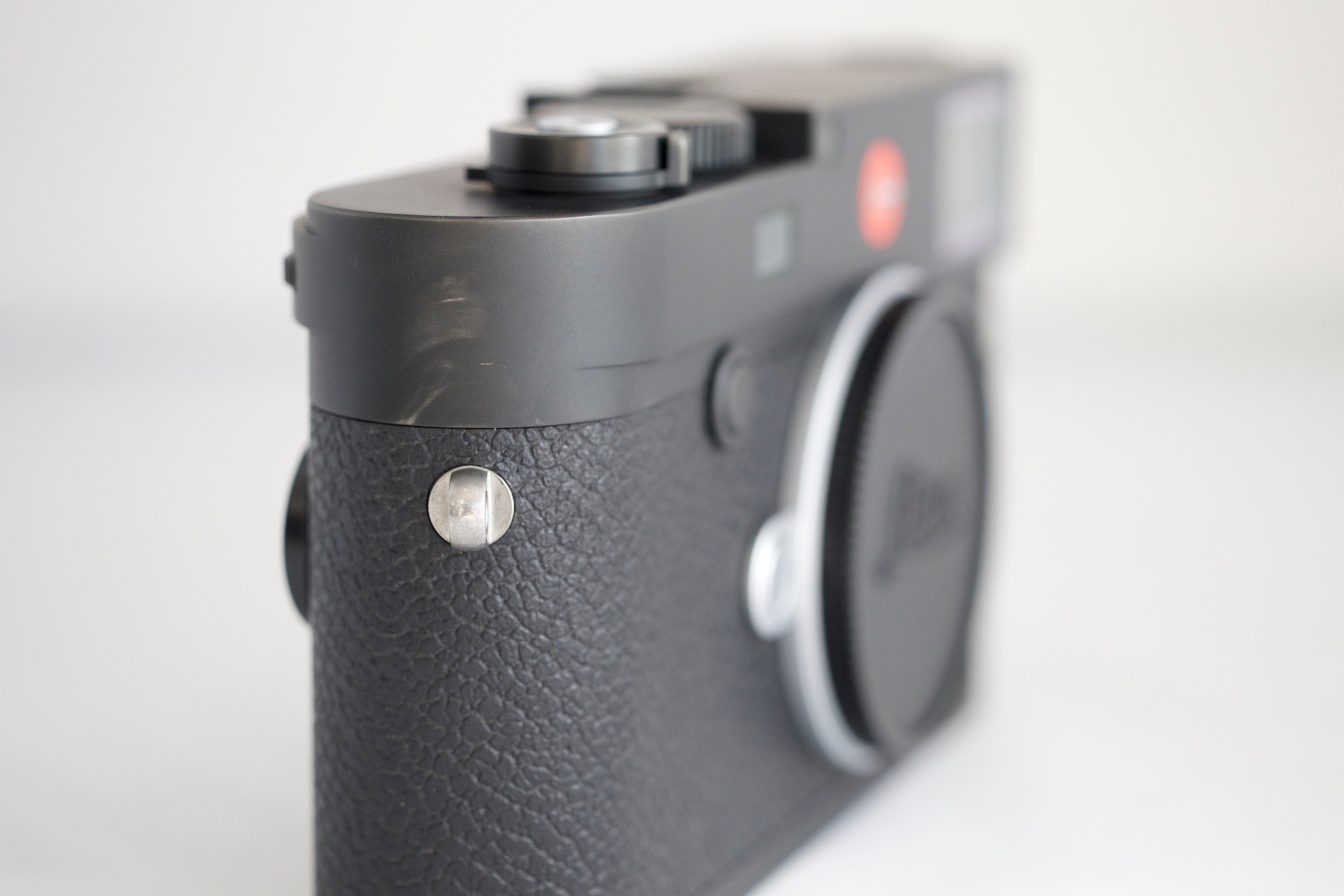 Pre-Owned Leica M10-R Rangefinder Camera (Black Chrome)