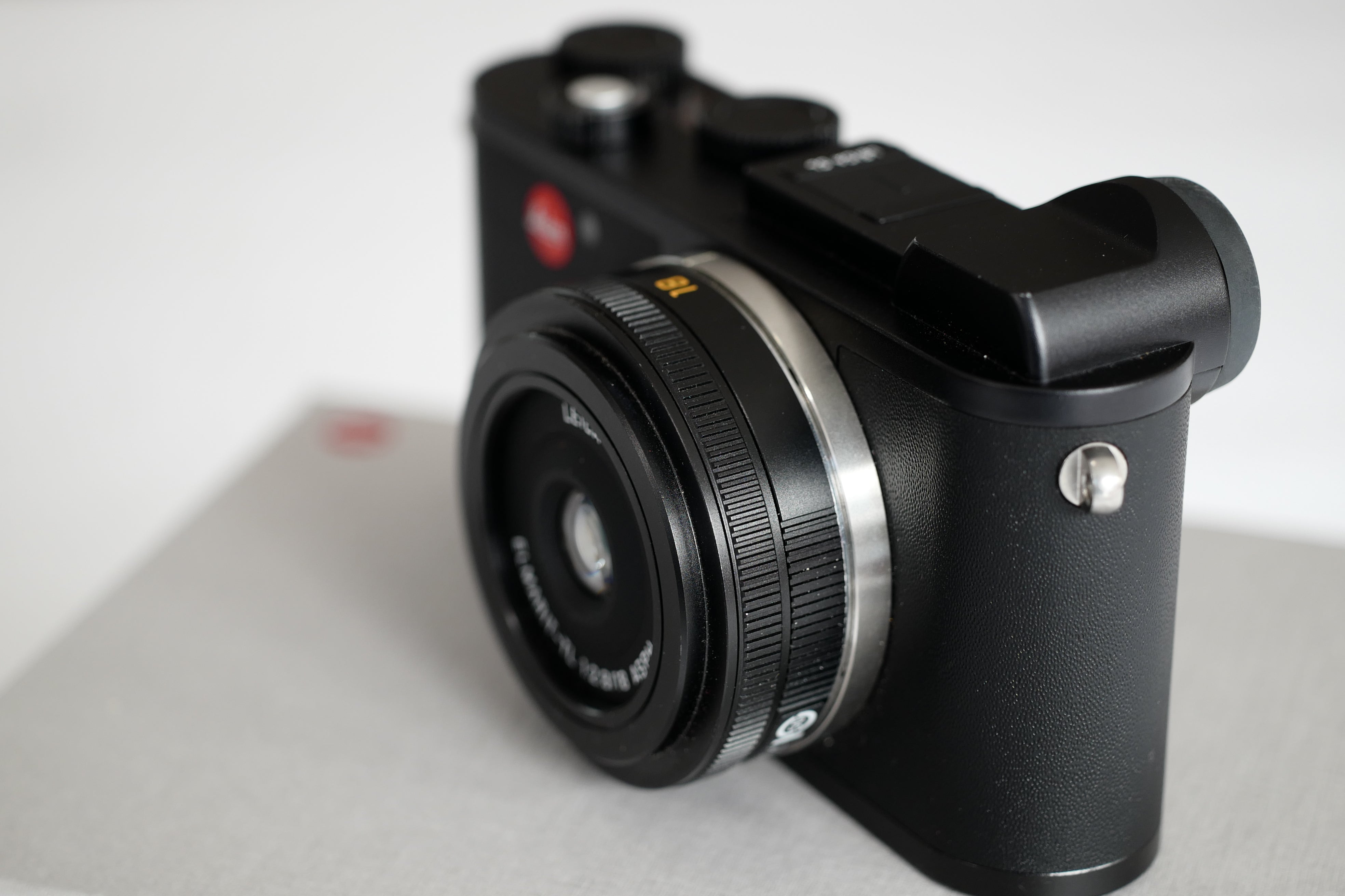 Pre- Owned Leica CL with 18mm Lens